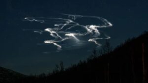 NASA Rockets Create Artificial Clouds Under Northern Lights in Norway