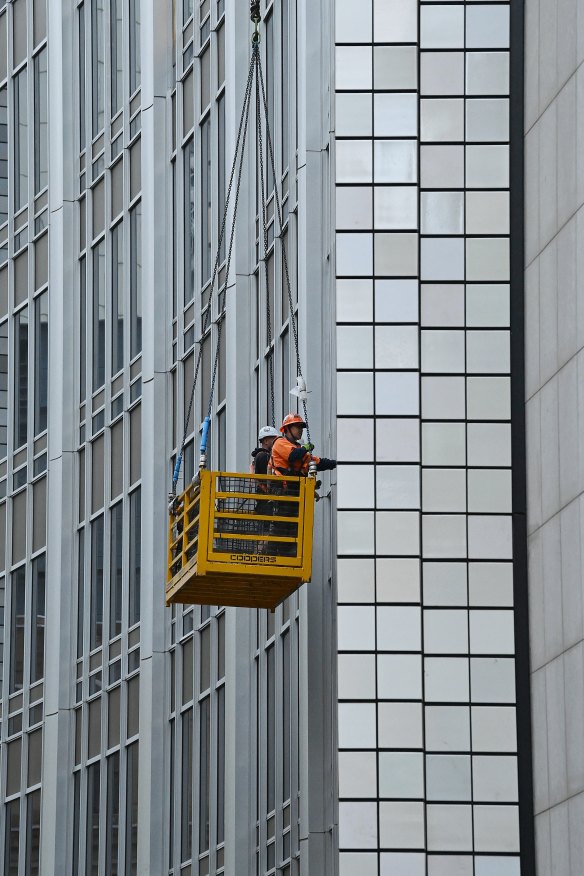 The scaffolding is coming down on a $200 million refurbishment of Sydney’s grand old dame of city skyscrapers.