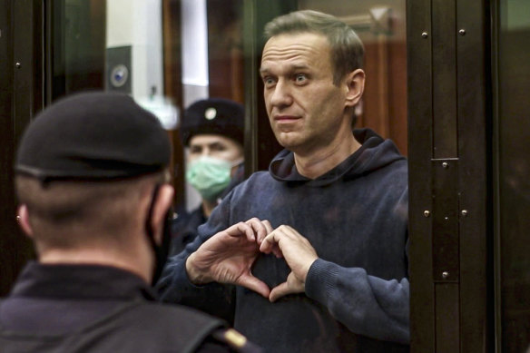 Navalny in a defendants’ cage during a hearing in Moscow in 2021.