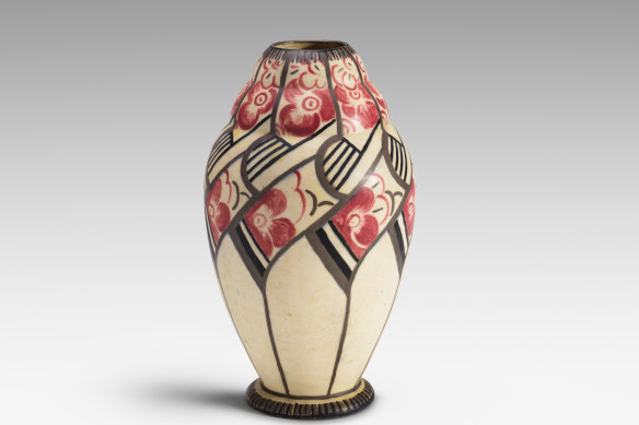 Anne Dangar, Vase, 1926-29.