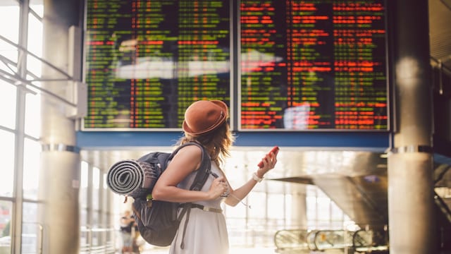 Make a packing and to-do list | A week before your trip, jot down everything you need to pack and tasks to complete before leaving. From essential items to simple chores like cleaning out the fridge, crossing off items through the week will help you feel organised and reduce last-minute stress. (Image: Shutterstock)