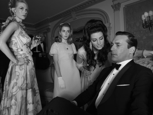 Shipka (second from left) with Mad Men cast during the show’s sixth season.