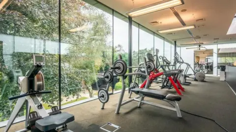 Berkeley Shaw Gym looking a high street leisure centre