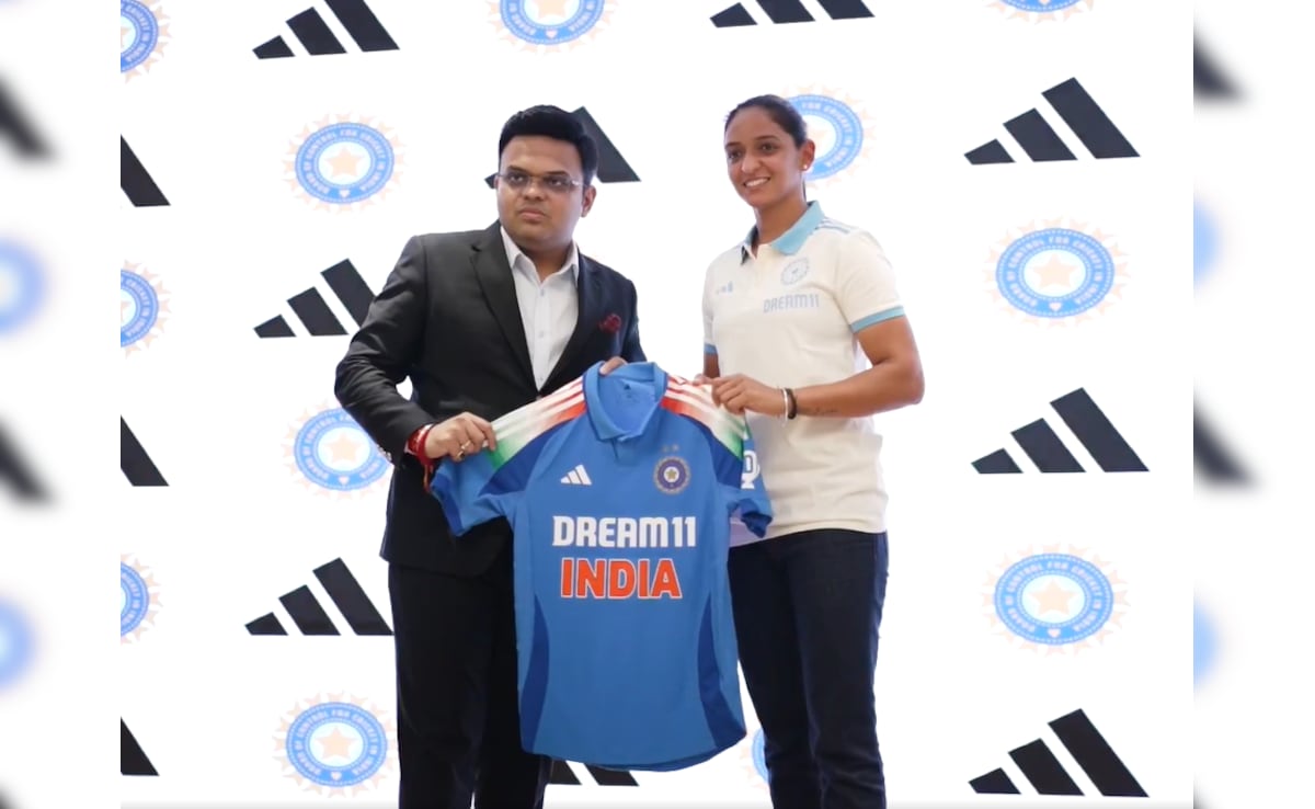 Harmanpreet Kaur Unveils Indian Cricket Team’s New ODI Jersey. Watch