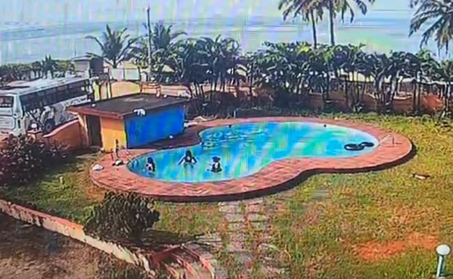 2 Women Try To Save Friend From Drowning In Swimming Pool, All Of Them Die