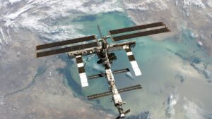 ISS Successfully Executes Collision Avoidance Maneuver Amid Rising Space Junk Threat