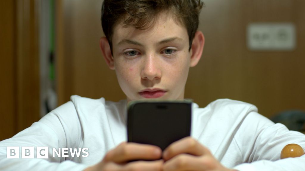 Australian social media ban on under-16s approved by Senate