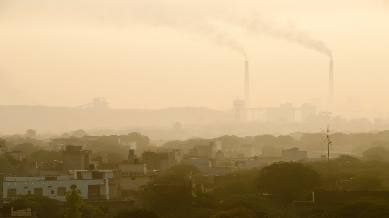 22 Delhi-bound trains delayed, 8 rescheduled due to fog