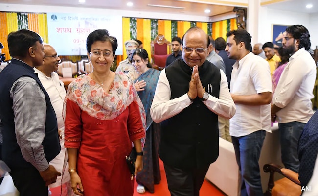 'You Get File Signed, I Will...': Atishi's Bus Marshal 'Deal' For BJP MLA