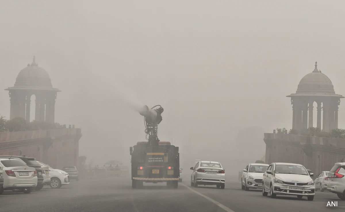 Physical classes suspended for Class 10, 12 in Delhi after Supreme Court rap over rising air pollution