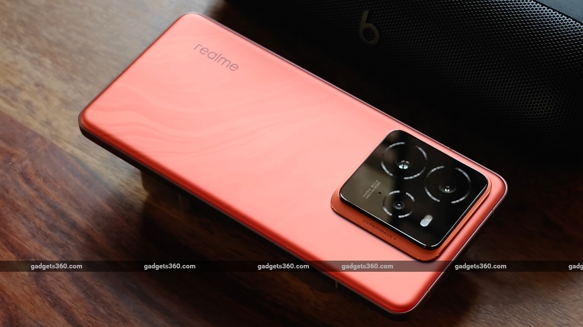 realme gt 7 pro review design gadgets 360 RealmeGT7Pro  Realme