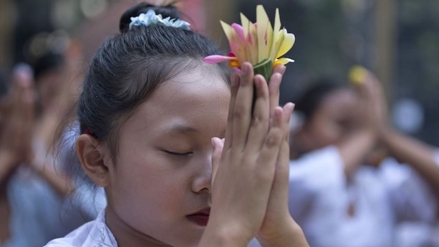 There are various forms of rejang performed during different occasions and rituals in Bali. Wahyuni and her friends have an important role during the festival. Rejang Dewa and Rejang Pucuk, performed on two separate days, are reserved only for girls who have not yet attained puberty. (Image: AP Photo)