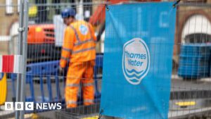 Ofwat rules out customers paying £195,000 Thames Water boss bonus