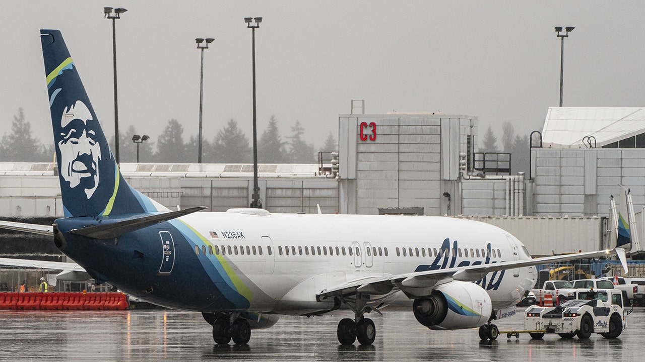 Alaska Air, Delta targeted in Seattle airport pollution lawsuit