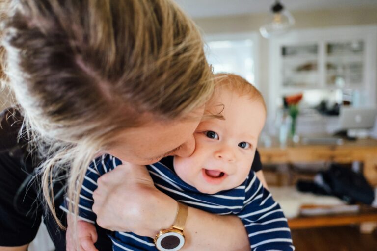 Clinical microbiologist explains why you should never kiss a baby