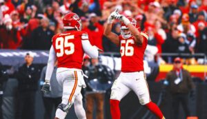 Chiefs recover botched snap by Raiders in final seconds, clinch playoff berth