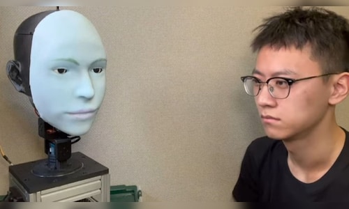 Emo: The humanoid robot that can predict your smile and mimic facial expressions