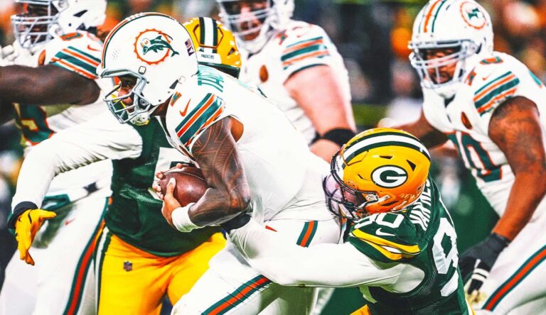 Packers use fast start to stifle Dolphins, win third straight