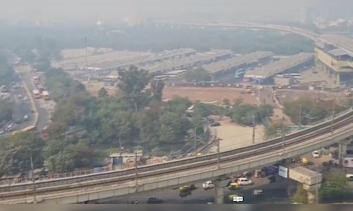 Delhi: Air quality drops to ‘severe’ category, trains delayed due to poor visibility