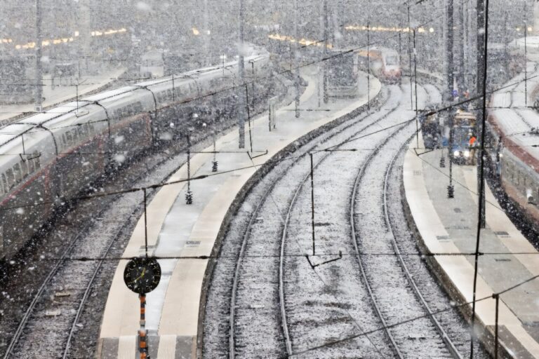 Storms bring chaos to Ireland, France, UK