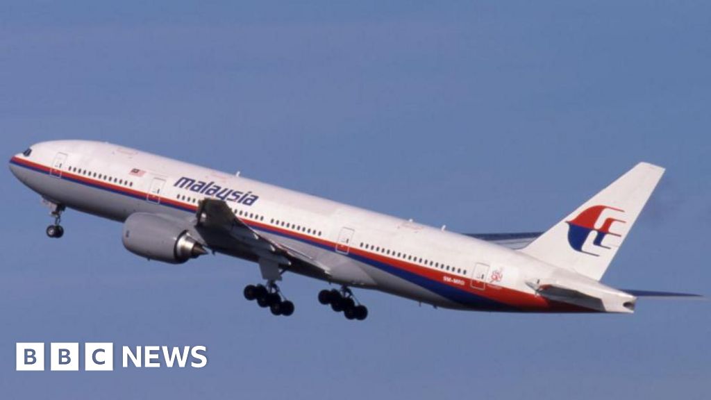 Malaysia agrees to resume search for missing passenger jet