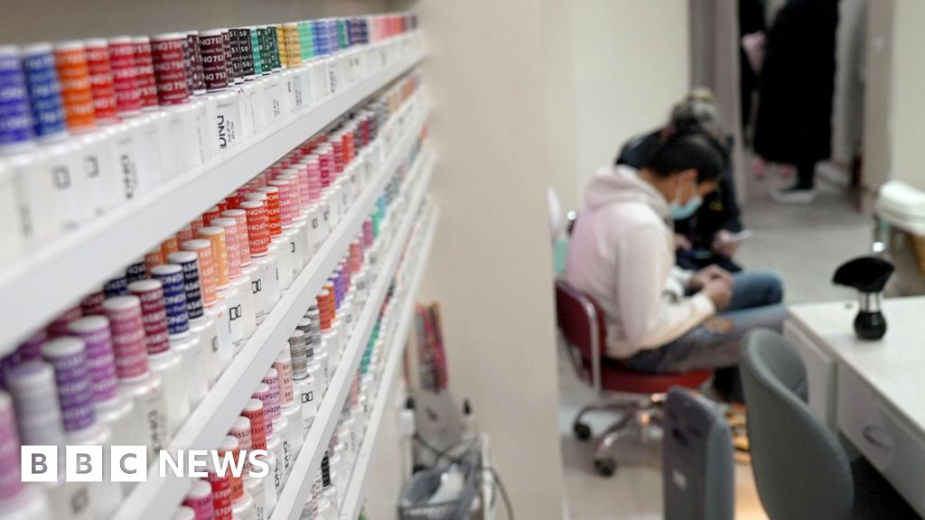 Illegal nail bar jobs offered despite clampdown