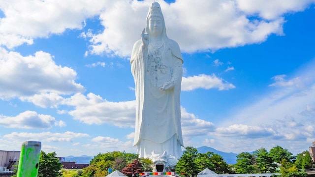 Country: Japan | Processing Time: 5-10 business days | One of the most-visited tourist destinations globally, this enchanting country is famous for its vibrant cities, ancient temples and stunning natural beauty. The single-entry e-visa for Japan is valid for 90 days and can be processed in 5-10 business days.(Image: Shutterstock)