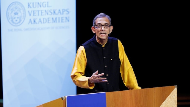 Laureate of The Sveriges Riksbank Prize in Economic Sciences in Memory of Alfred Nobel Abhijit Banerjee speaks during his prize Lecture "Field experiments and the practice of economics" at Stockholm University in Stockholm, Sweden December 8, 2019. /Reuters