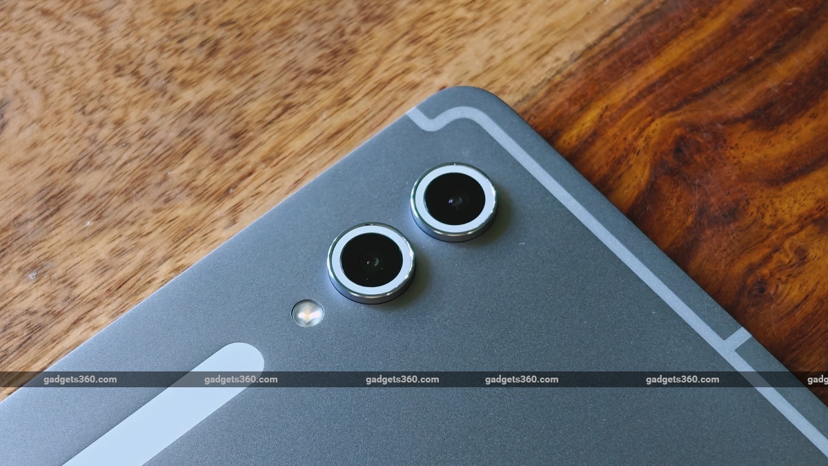 samsung galaxy tab s10 ultra review design camera protrusion gadgets 360 SamsungGalaxyTabS10Ultra  Samsung