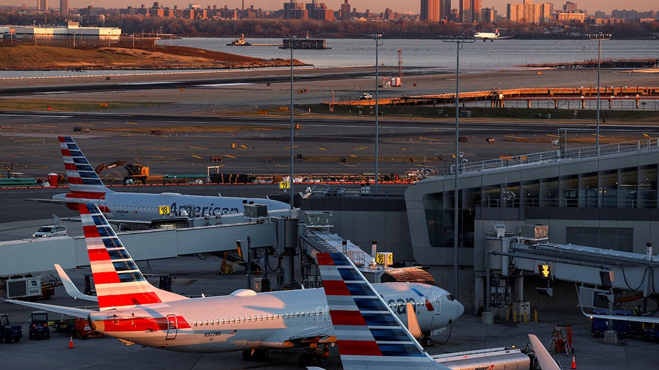 Airplanes in NYC