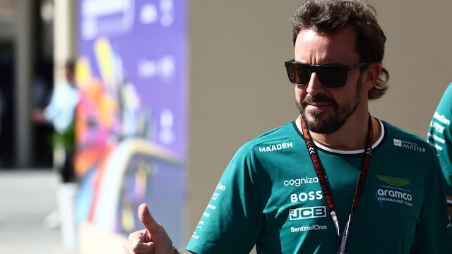 No.4| Fernando Alonso | Earing: $27.5million | Team: Aston Martin | Nationality: Aston Martin | Age: 43| Salary: $23M | Bonuses: $4.5M |