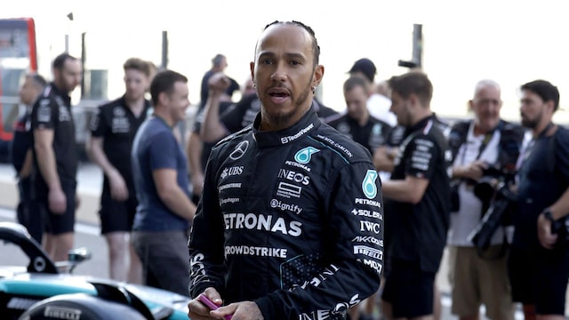 No.2| Lewis Hamilton | Earing: $57million | Team: Mercedes | Nationality: United Kingdom | Age: 39 | Salary: $55M | Bonuses: $2M |