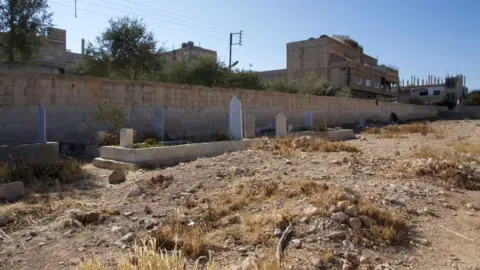 BBC/Thanyarat Doksone Mass grave location in Qutayfah cemetery, east of Damascus, Syria (17 December 2024)