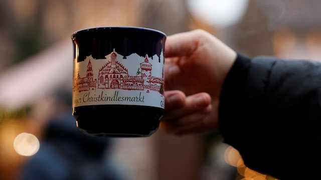 Personalised Items | Nothing can beat the beautifully designed personalised items. The list includes mugs, notebooks or even jewellery. You can also engrave your message or a photo to make them feel even more special. (Image: Reuters)