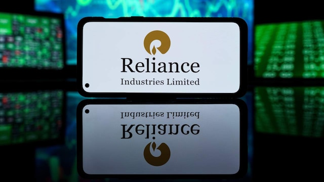 reliance share price, reliance stock, reliance shares, reliance to take 3 billion loan, 3 billion loan, india's largest loan, india's biggest loan, biggest loan taken in india,