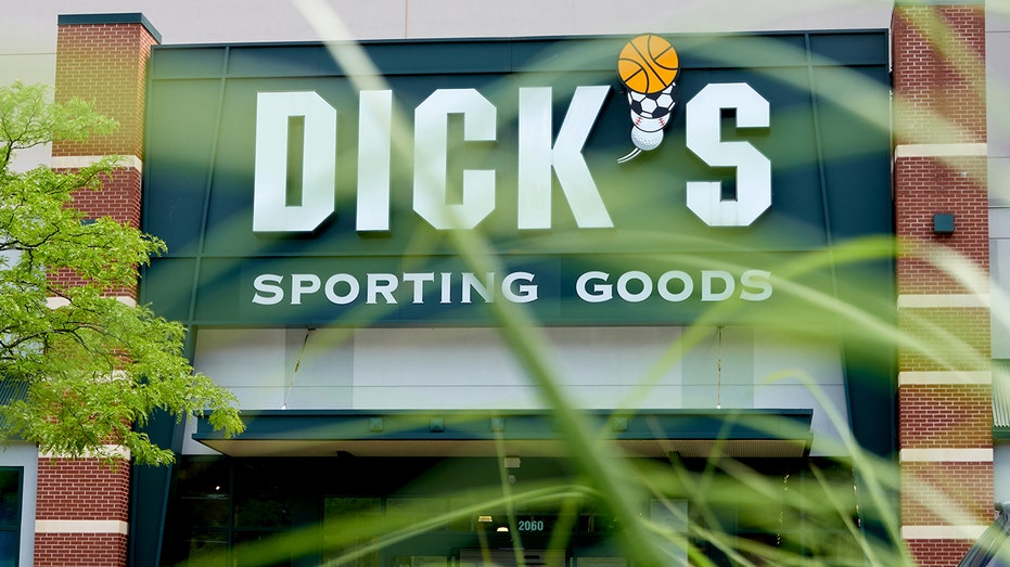 dick's sporting goods