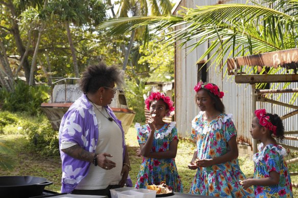 Nornie Bero lugs her cast-iron pot around to cook for different Torres Strait communities in SBS’ Island Echoes with Nornie Bero.