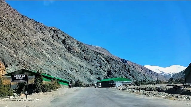 No 6.  Shimla to Spiti Valley | The winter road trip from Shimla to Spiti Valley offers a scenic and serene adventure. The snow-covered roads and the picturesque village of Tabo make this drive unforgettable.