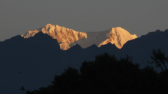 No 8. Darjeeling to Gangtok | For a scenic winter drive in the Eastern Himalayas, head from Darjeeling to Gangtok. With mist-covered mountains and lush valleys, it’s a road trip to remember. (Image: Reuters)