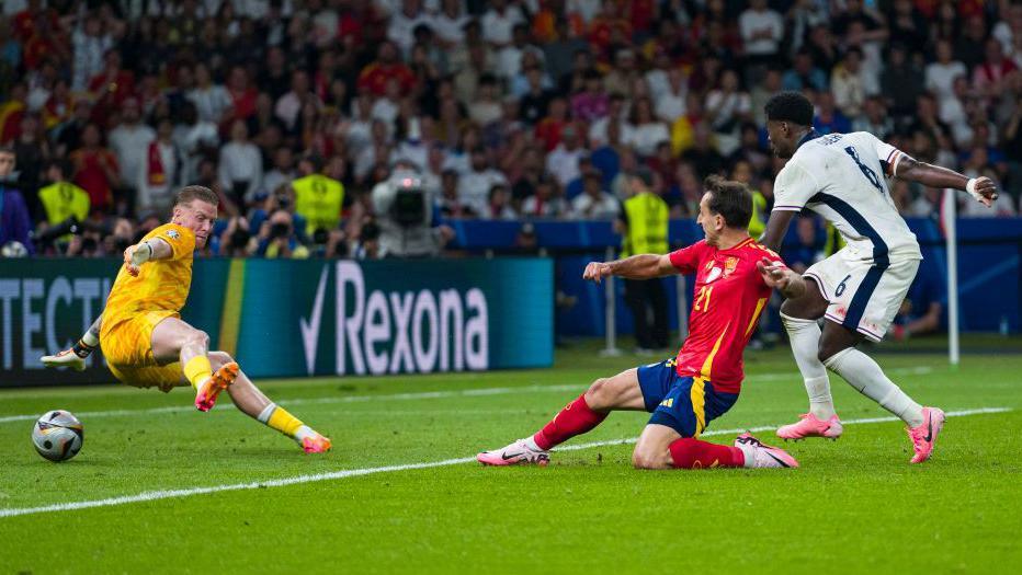 Spain score the winning goal in the Euro 2024 final