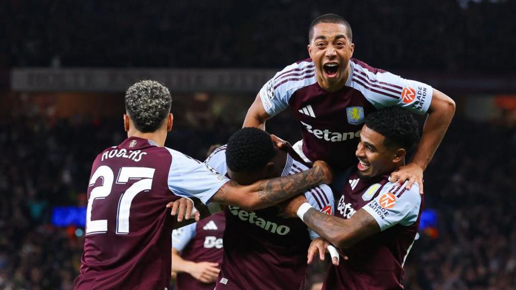 Aston Villa players celebrate Jhon Duran's winning goal