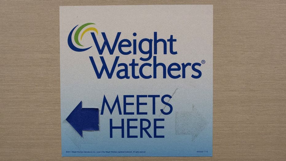 WeightWatchers meets here sign