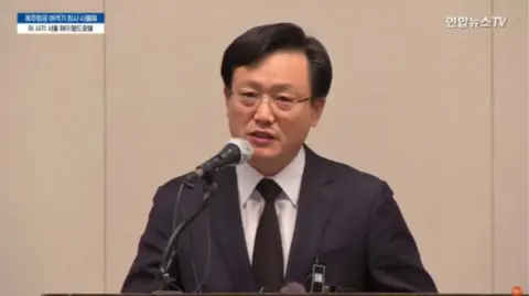 Screen grab of Jeju Air CEO Kim Yi-bae addressing Seoul press conference, 31 December 2024