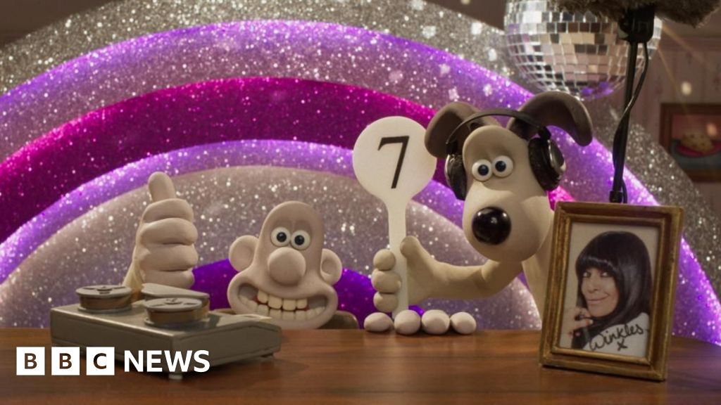 Wallace and Gromit make live appearance on Strictly’s semi-final