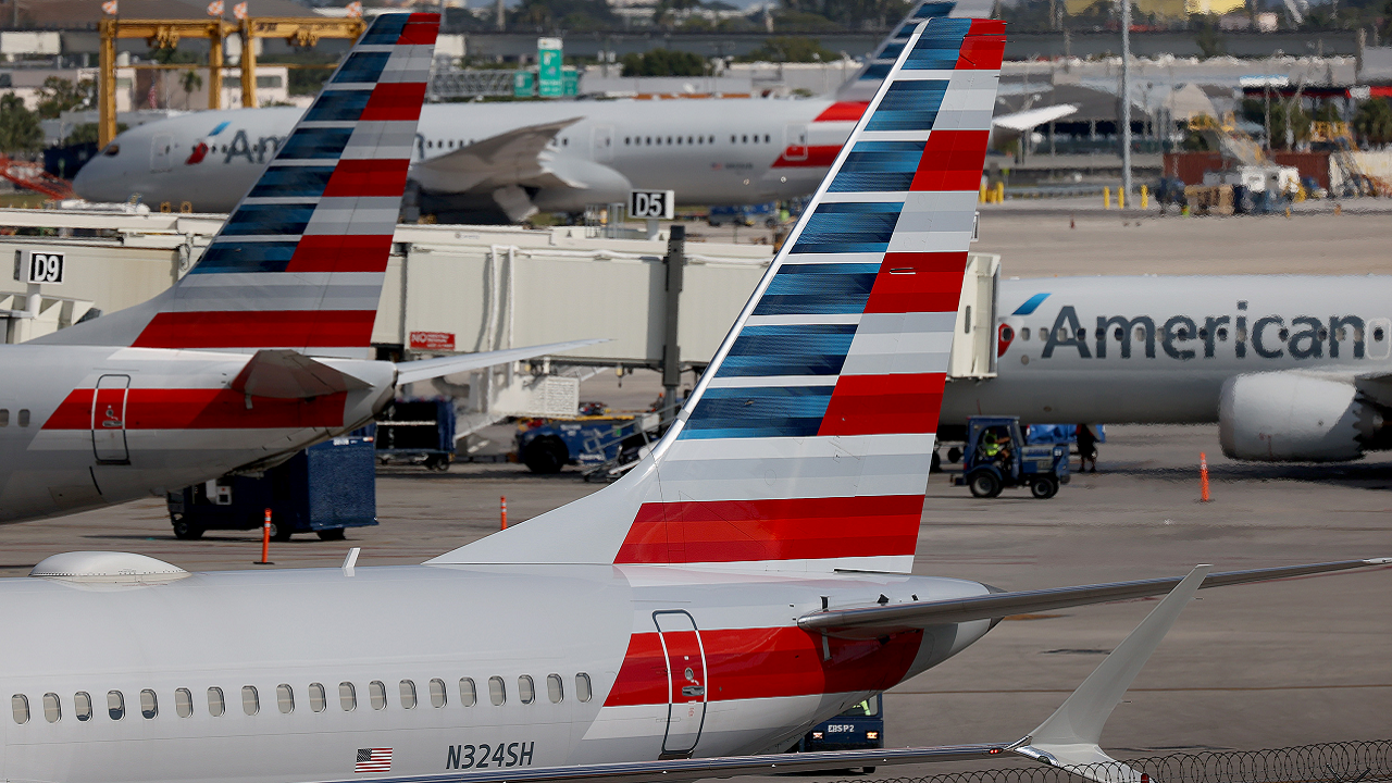 American Airlines flight returns to airport after ‘possible maintenance issue’