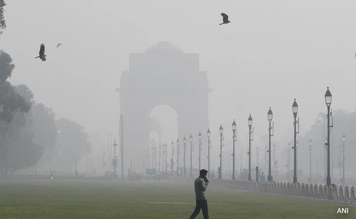 Delhi Braces For Cold Wave, Temperature Likely To Drop To 6 Degrees Celsius