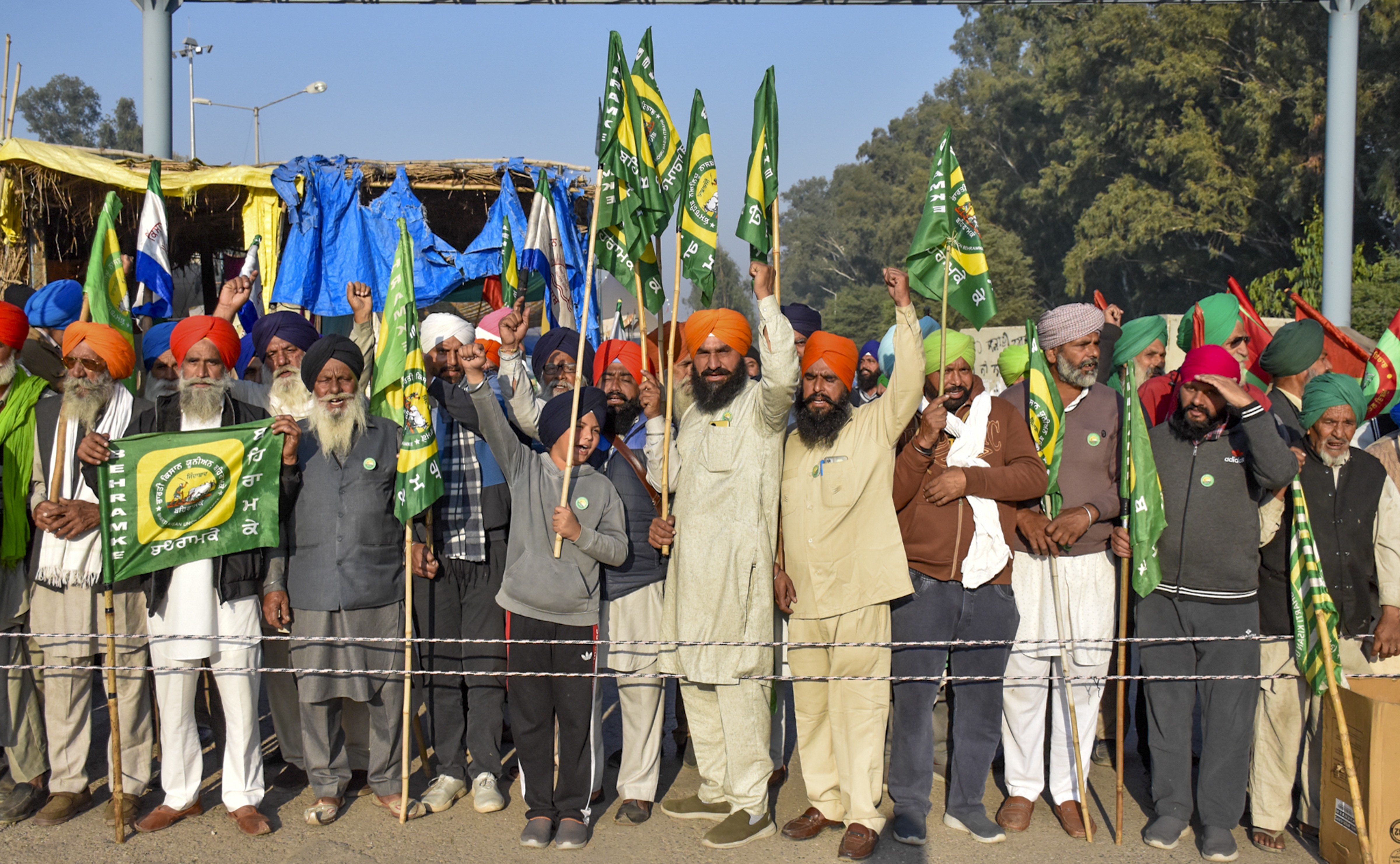 Mobile Internet Banned In Several Parts Of Ambala Ahead Of Farmers' March