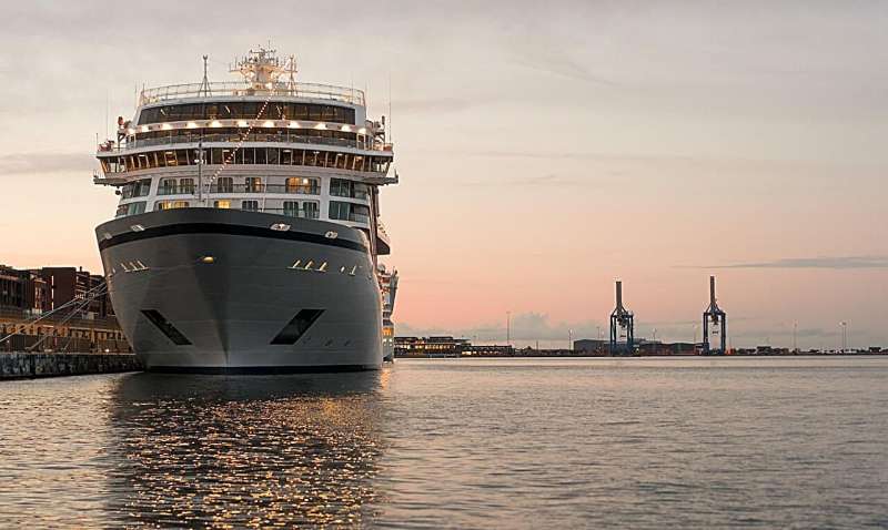 Norovirus sickens hundreds on three cruise ships: CDC