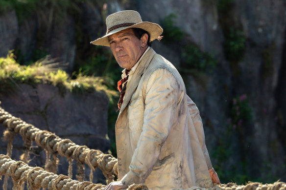 Antonio Banderas plays the devious Captain Hunter Cabot (and his gold-digging ancestors) in Paddington in Peru. 