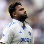 Sunil Gavaskar Roasts Rishabh Pant Over MCG Dismissal. “Like A Drug”